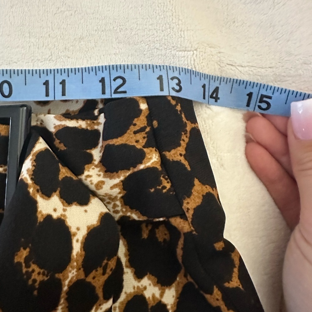 Joseph Ribkoff Leopard Print Wide-leg pant - Picture 6 of 6